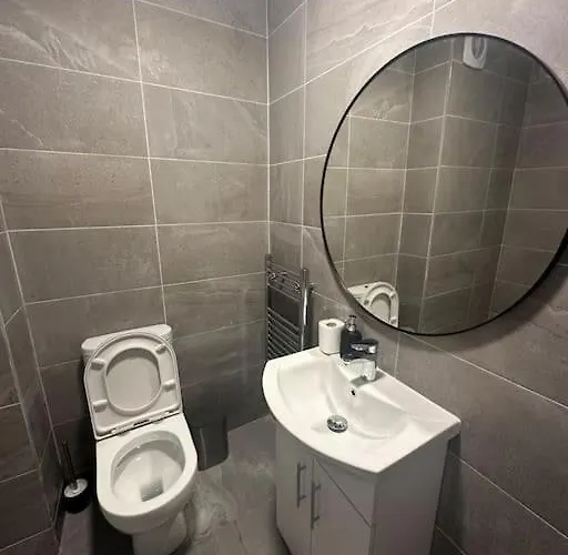 Modern & Spacious Daire