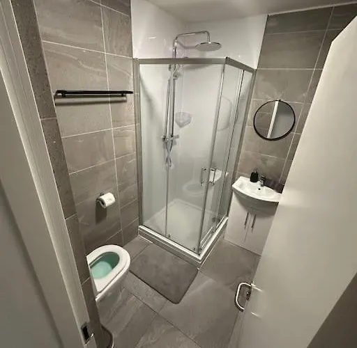 Modern & Spacious *