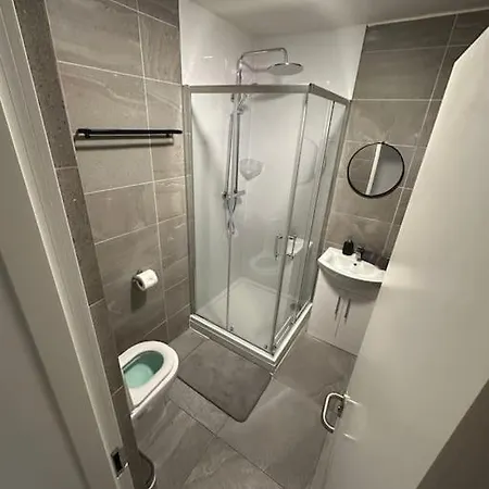 Modern & Spacious *